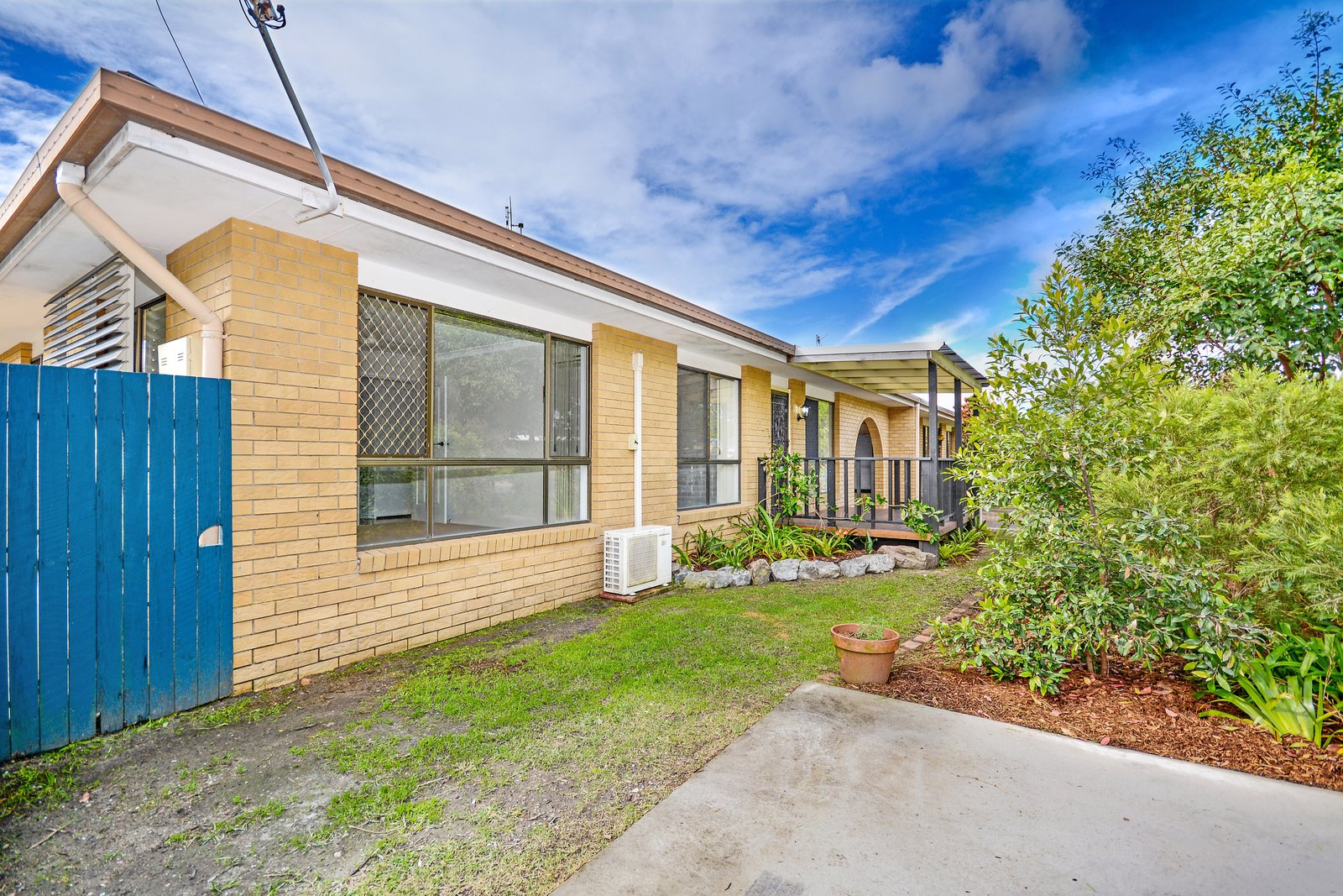 1/15 Poinciana Avenue BOGANGAR 9