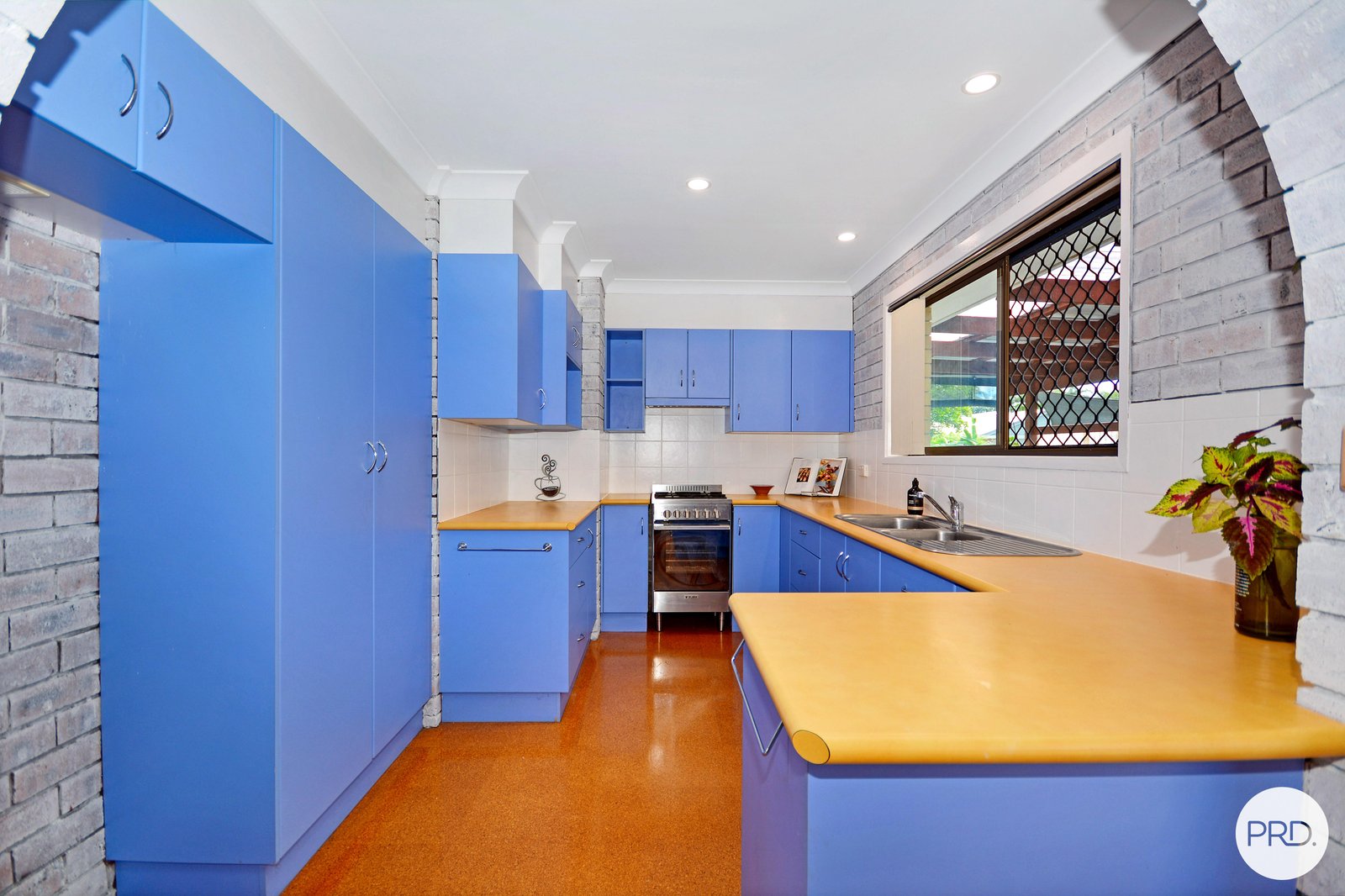 1/15 Poinciana Avenue BOGANGAR 2