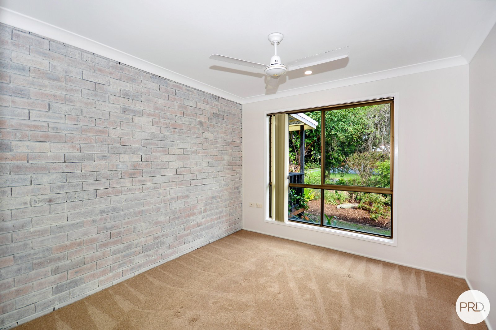 1/15 Poinciana Avenue BOGANGAR 5