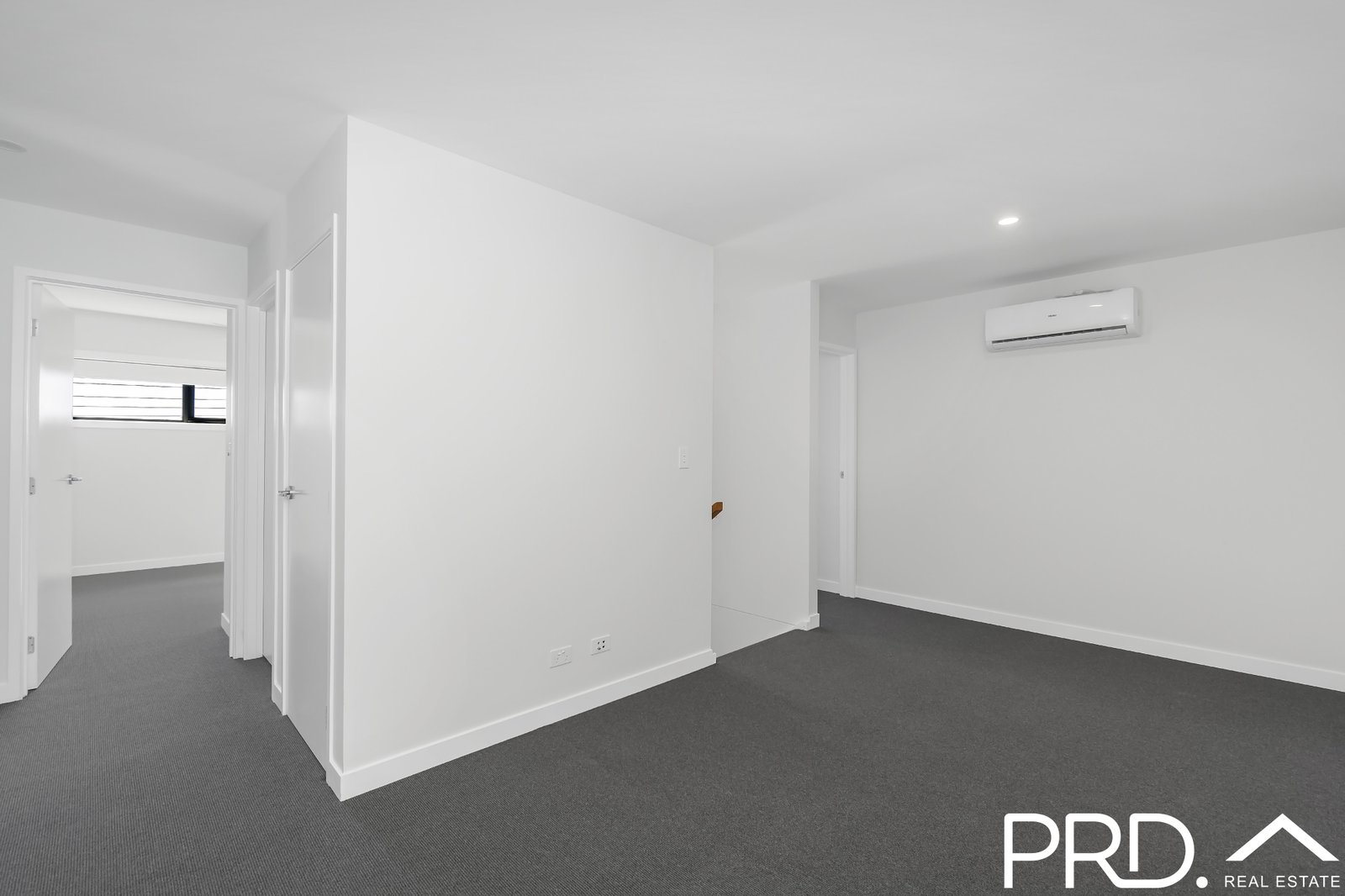 1/15 Robert Street MUDGEERABA 12