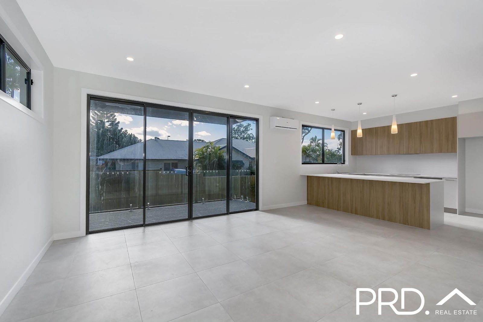 1/15 Robert Street MUDGEERABA 4