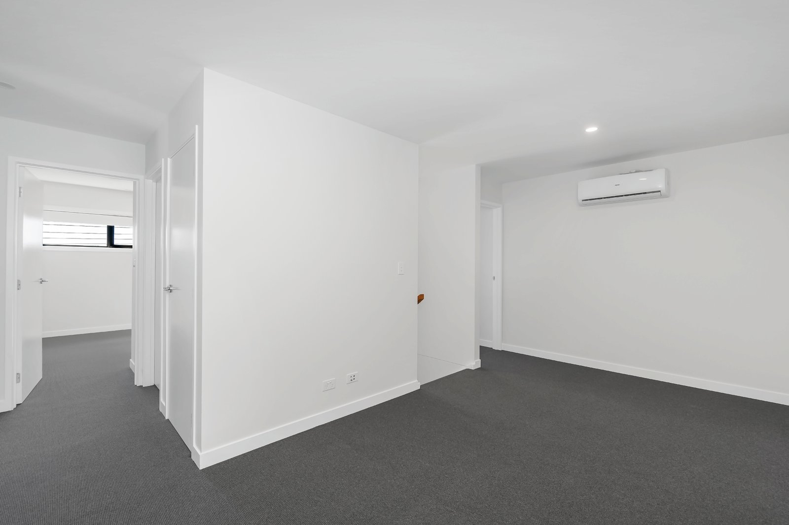 1/15 Robert Street MUDGEERABA 10