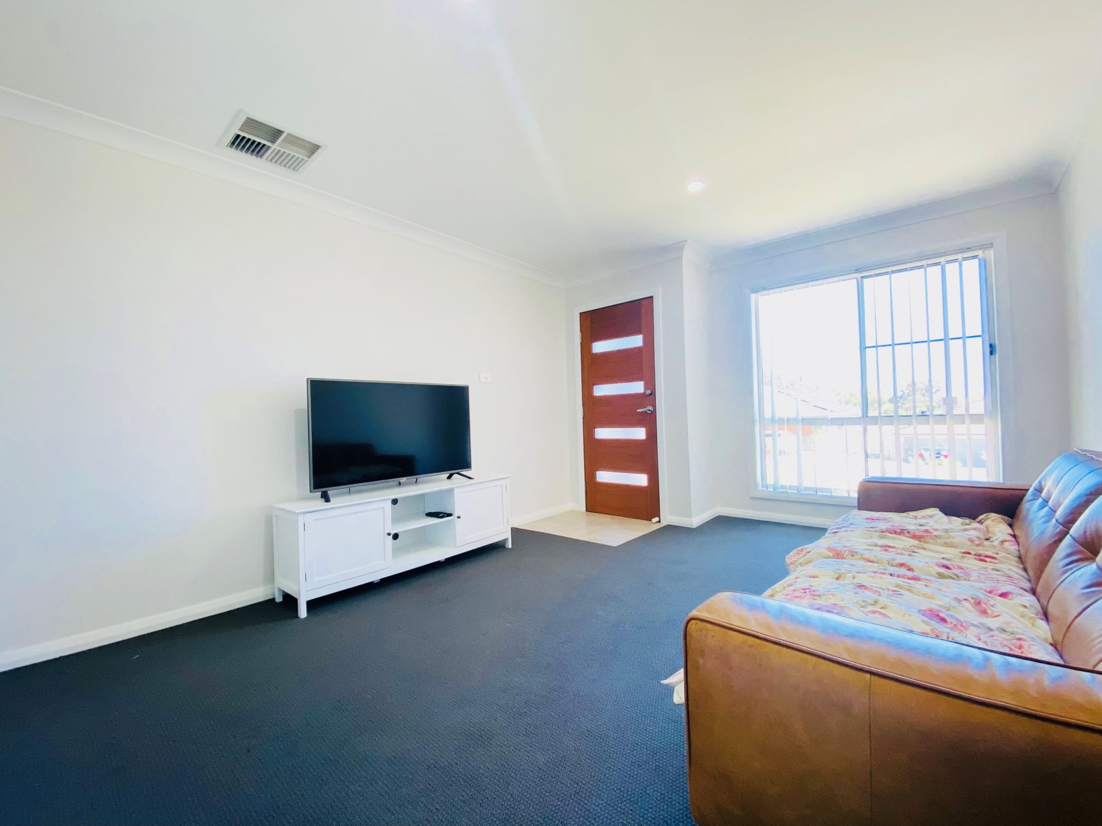 1/15 Scarborough Close TAMWORTH 4