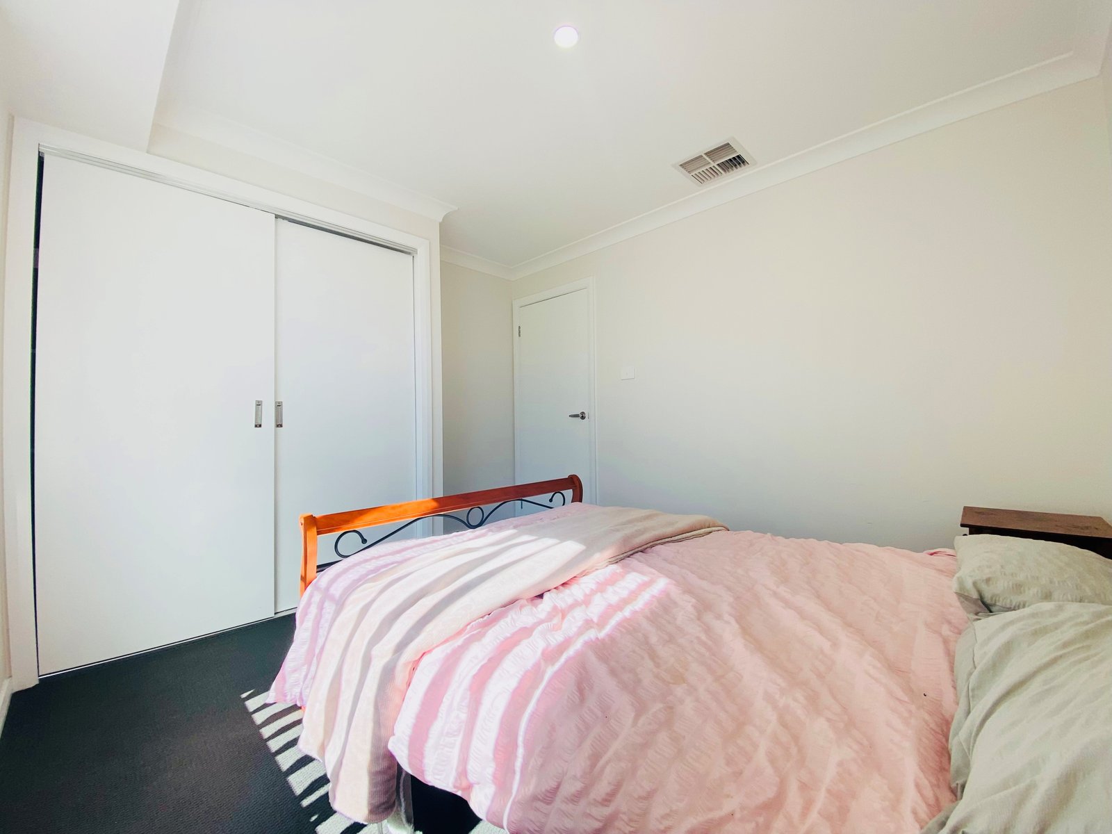 1/15 Scarborough Close TAMWORTH 8