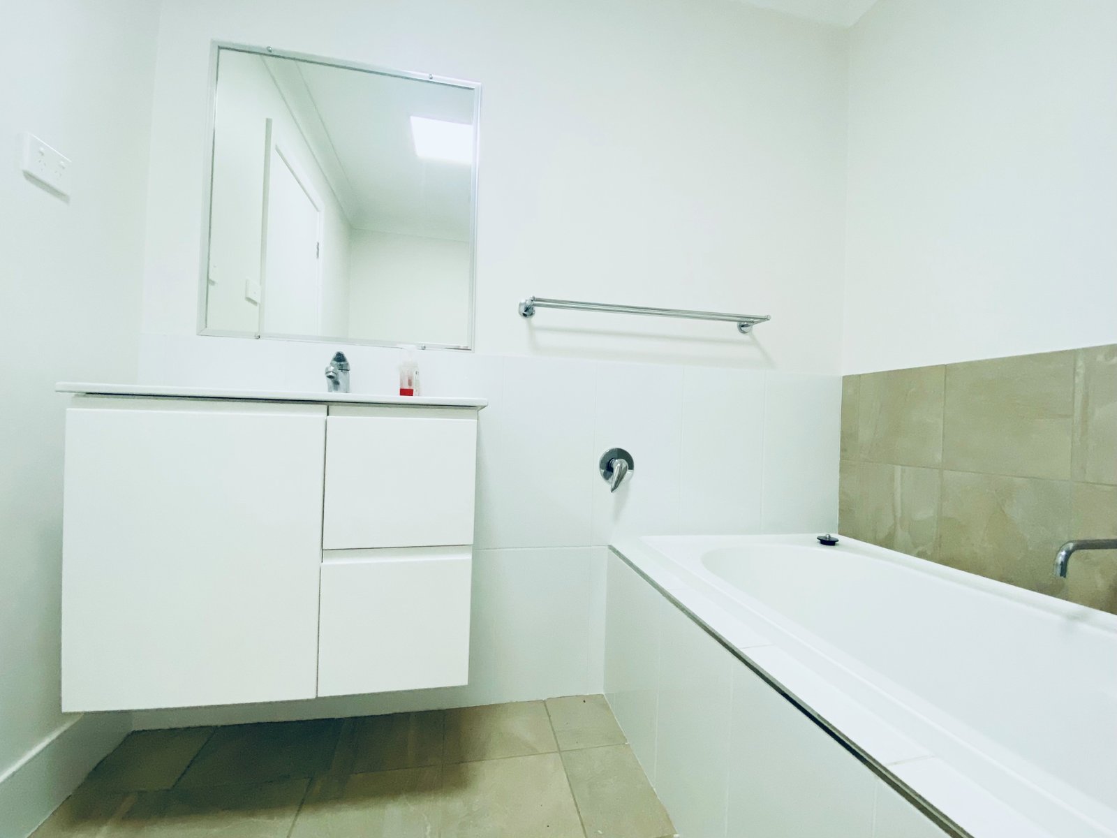 1/15 Scarborough Close TAMWORTH 9
