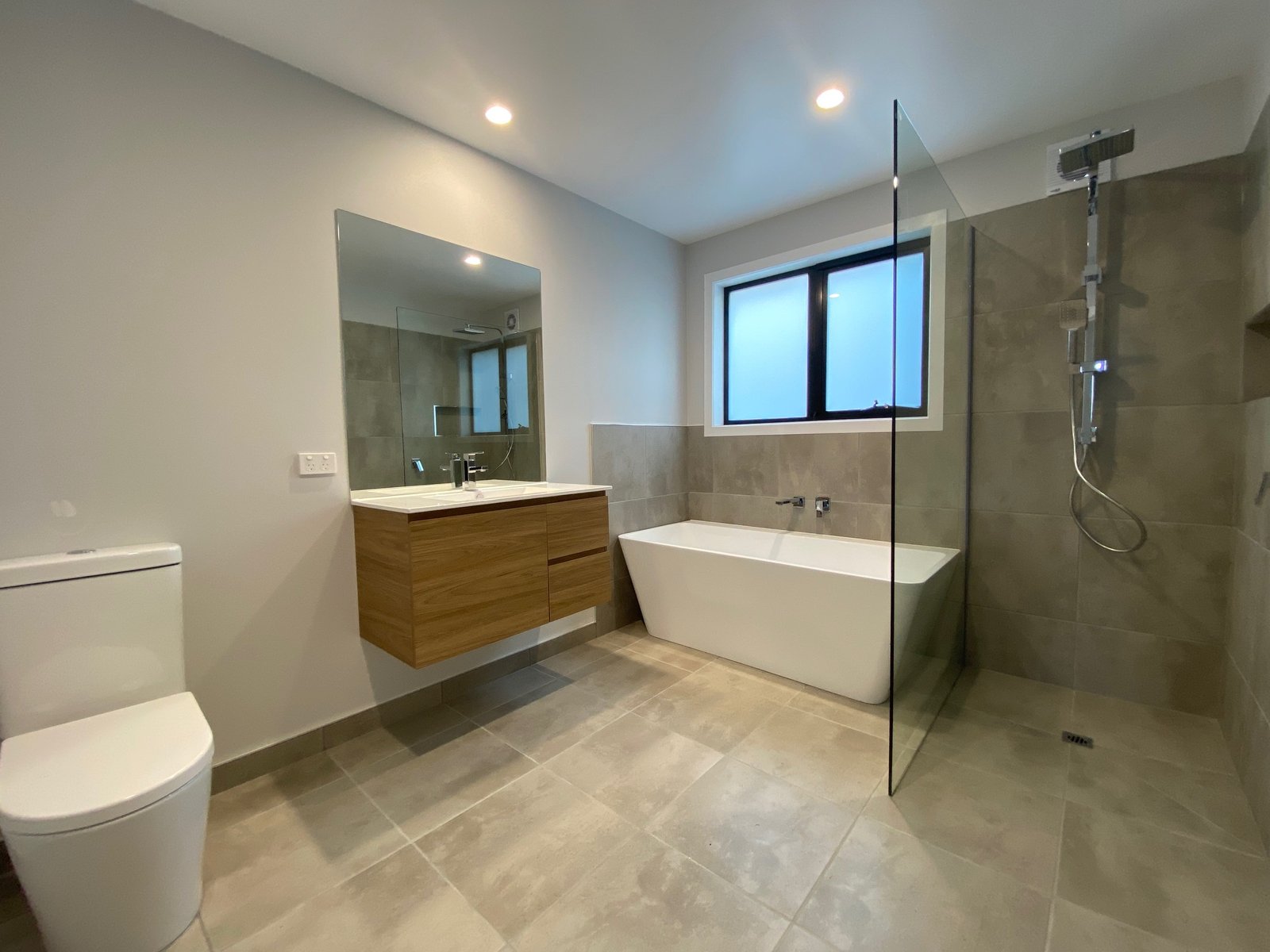 1/15 Suncrest Street MIDWAY POINT 16