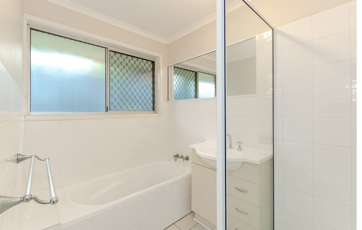 115 Tarcoola Drive BOYNE ISLAND 7