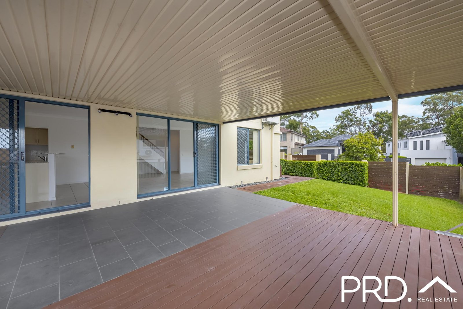 1/15 The Links  ROBINA 11