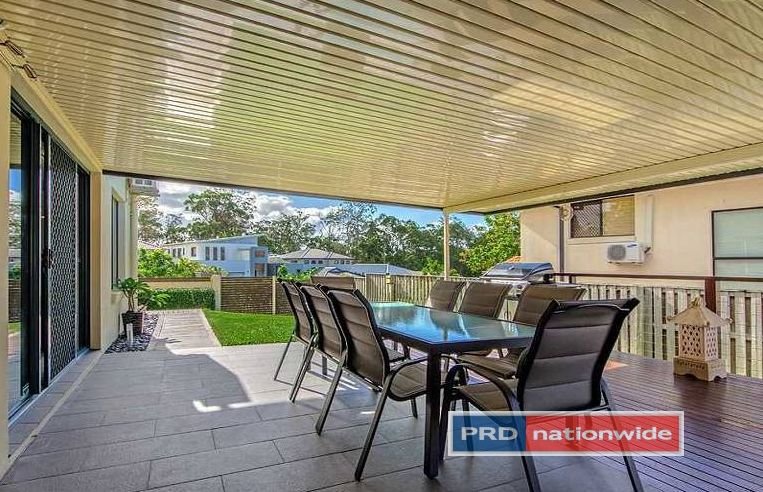 1/15 The Links  ROBINA 1