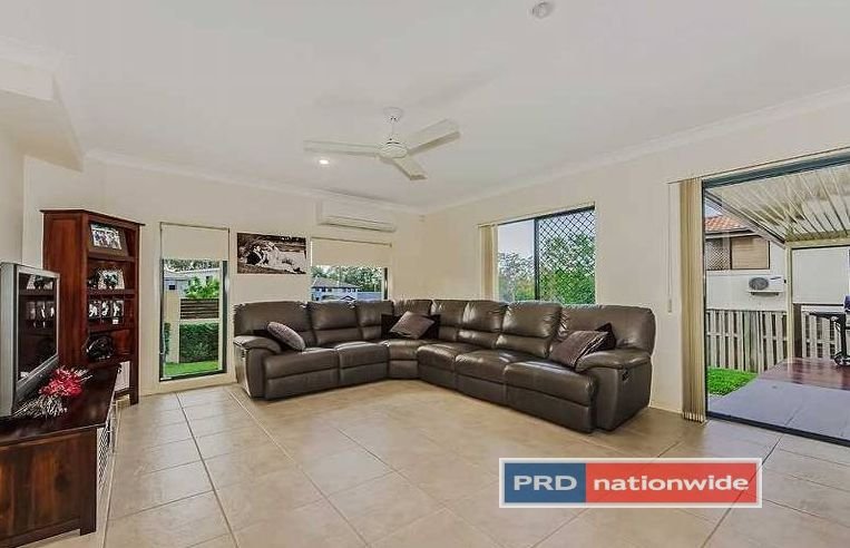 1/15 The Links  ROBINA 6