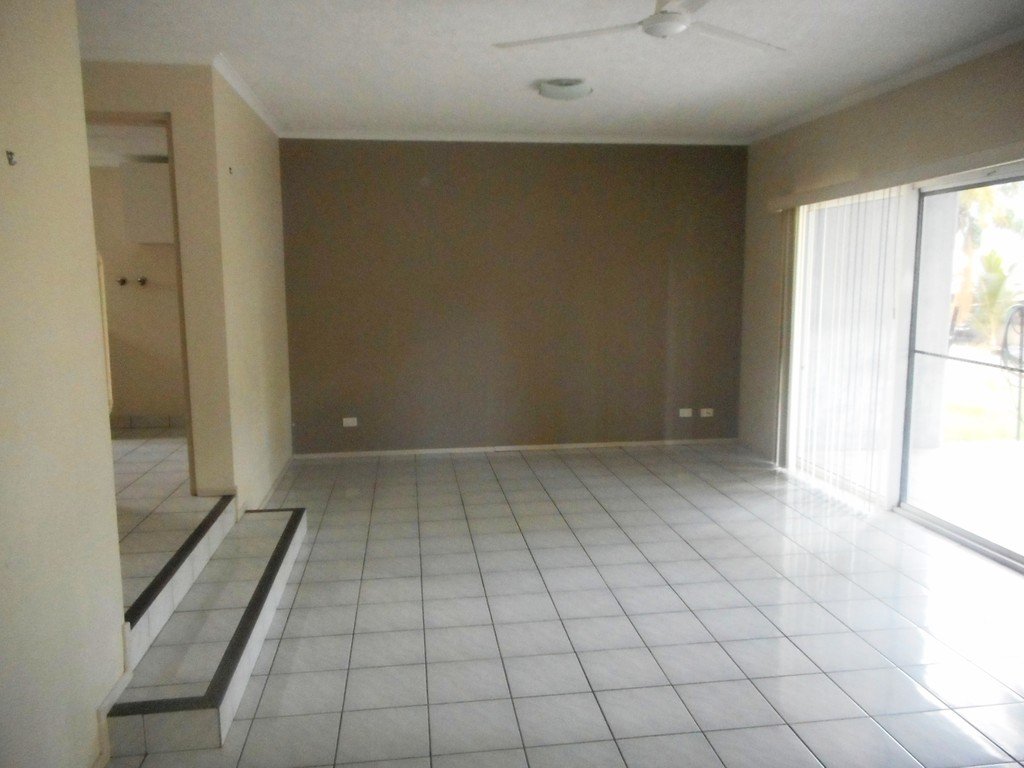 1/15 Tropic Road CANNONVALE 4