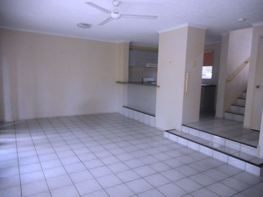 1/15 Tropic Road CANNONVALE 5