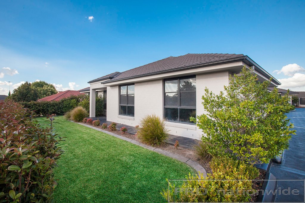 1/15 Upington Drive EAST MAITLAND 18