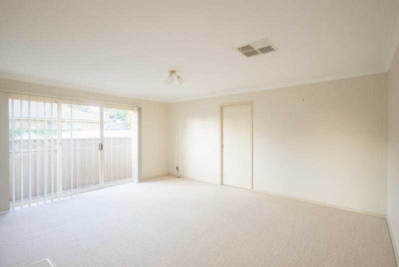 1/15 Wilgoma Street BOURKELANDS 3