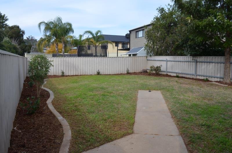 1/15 Wilgoma Street BOURKELANDS 7