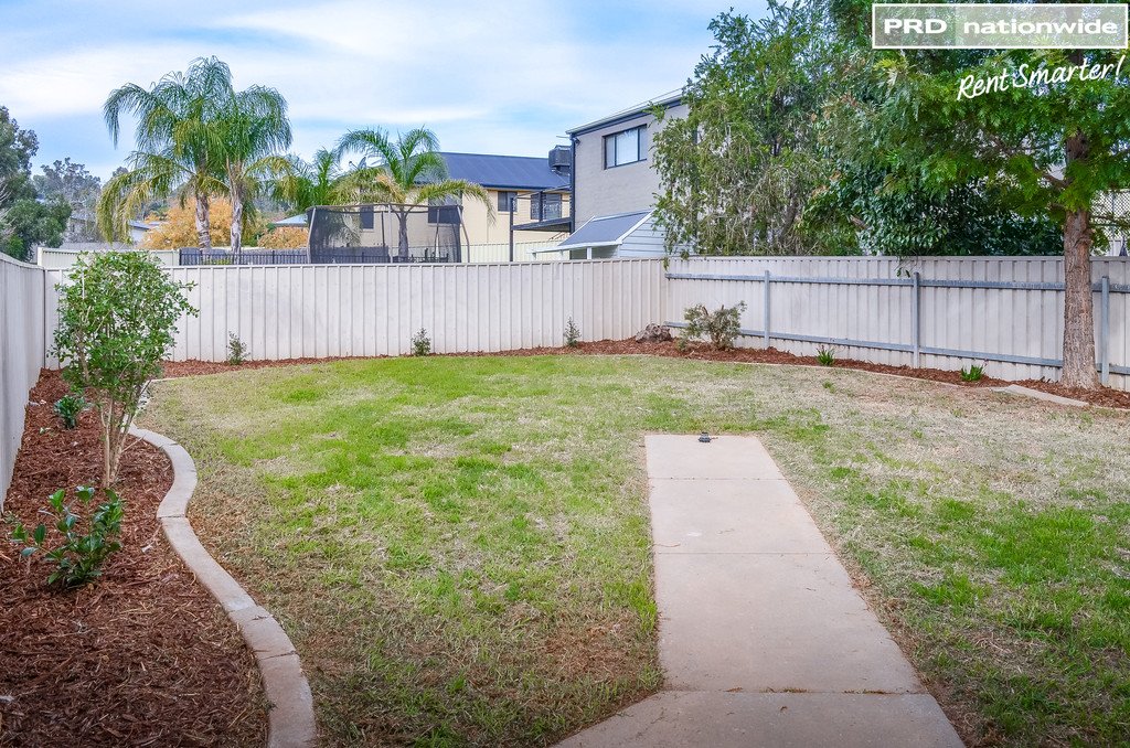 1/15 Wilgoma Street BOURKELANDS 8