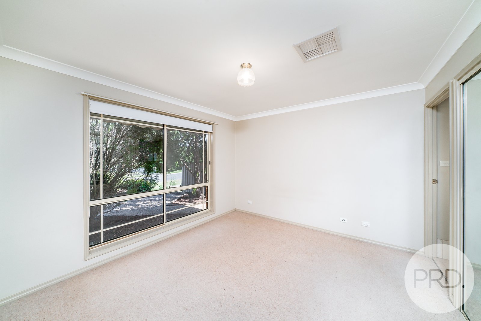 1/15 Wilgoma Street BOURKELANDS 5