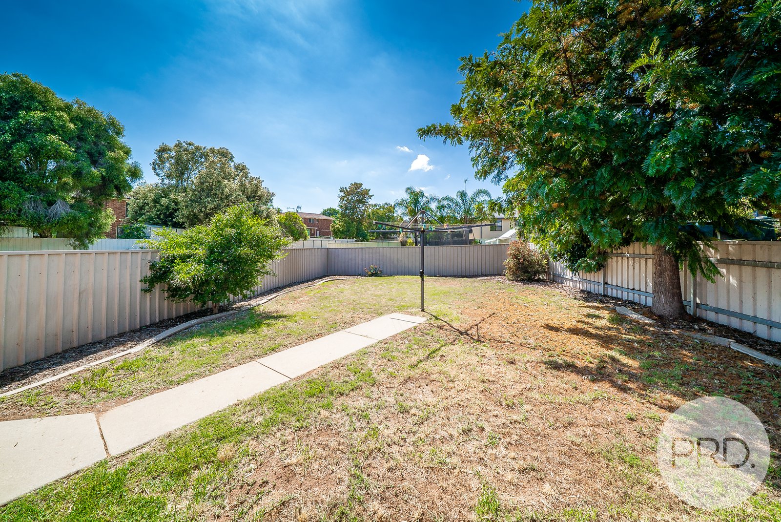 1/15 Wilgoma Street BOURKELANDS 8