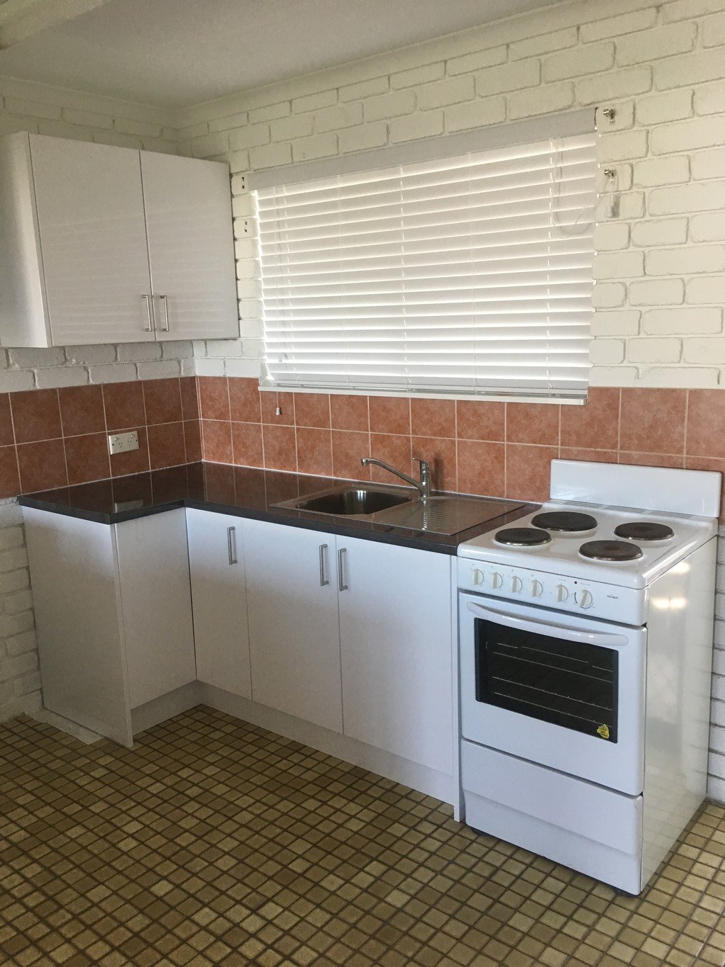 1/15 Woomerah Ave  CANNONVALE 3