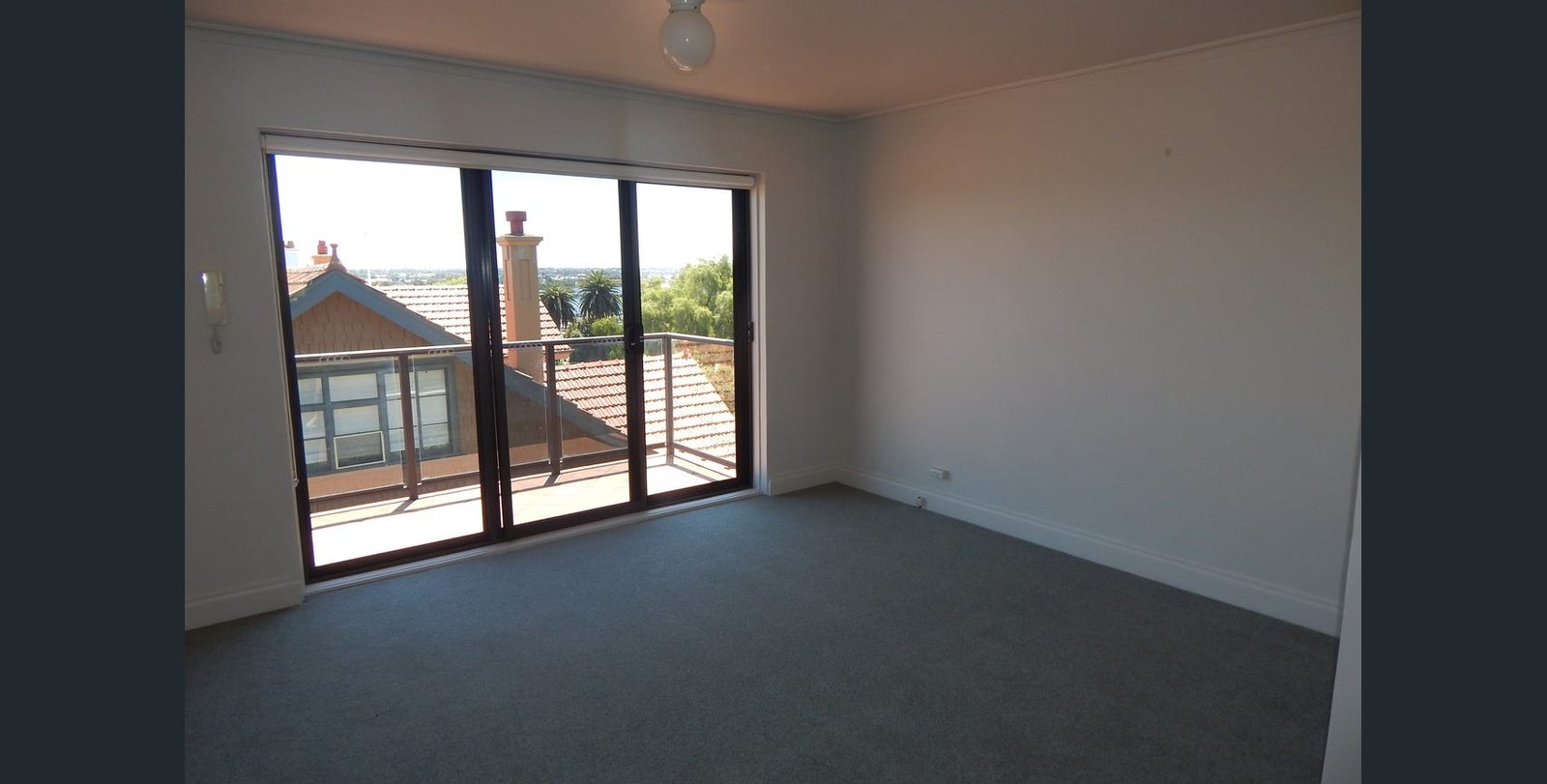 Gallery: 11/50 Eastern Beach Road Road