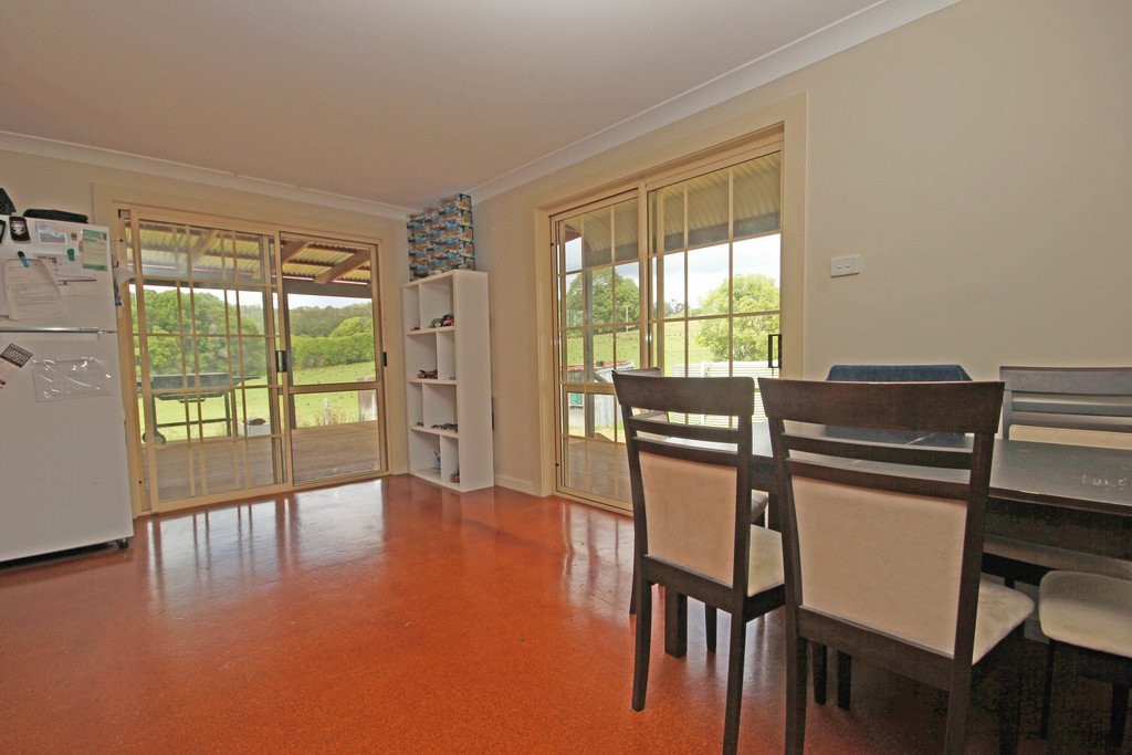 1151 Lorne Road LORNE 8