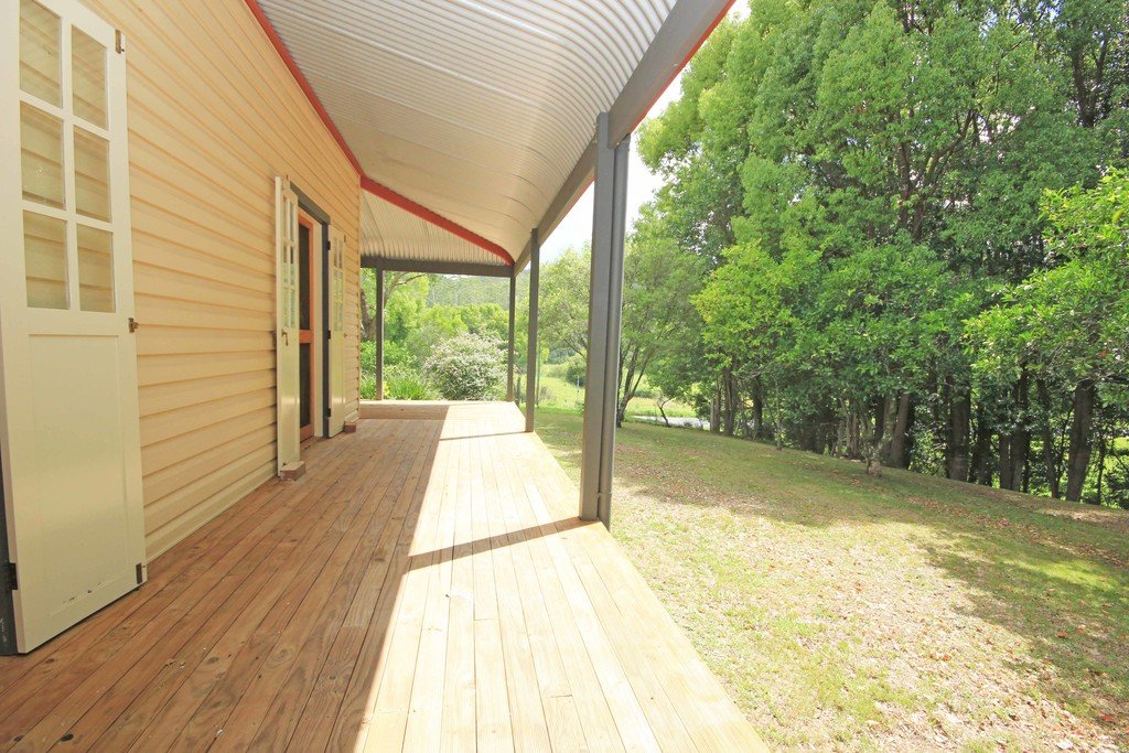 1151 Lorne Road LORNE 11