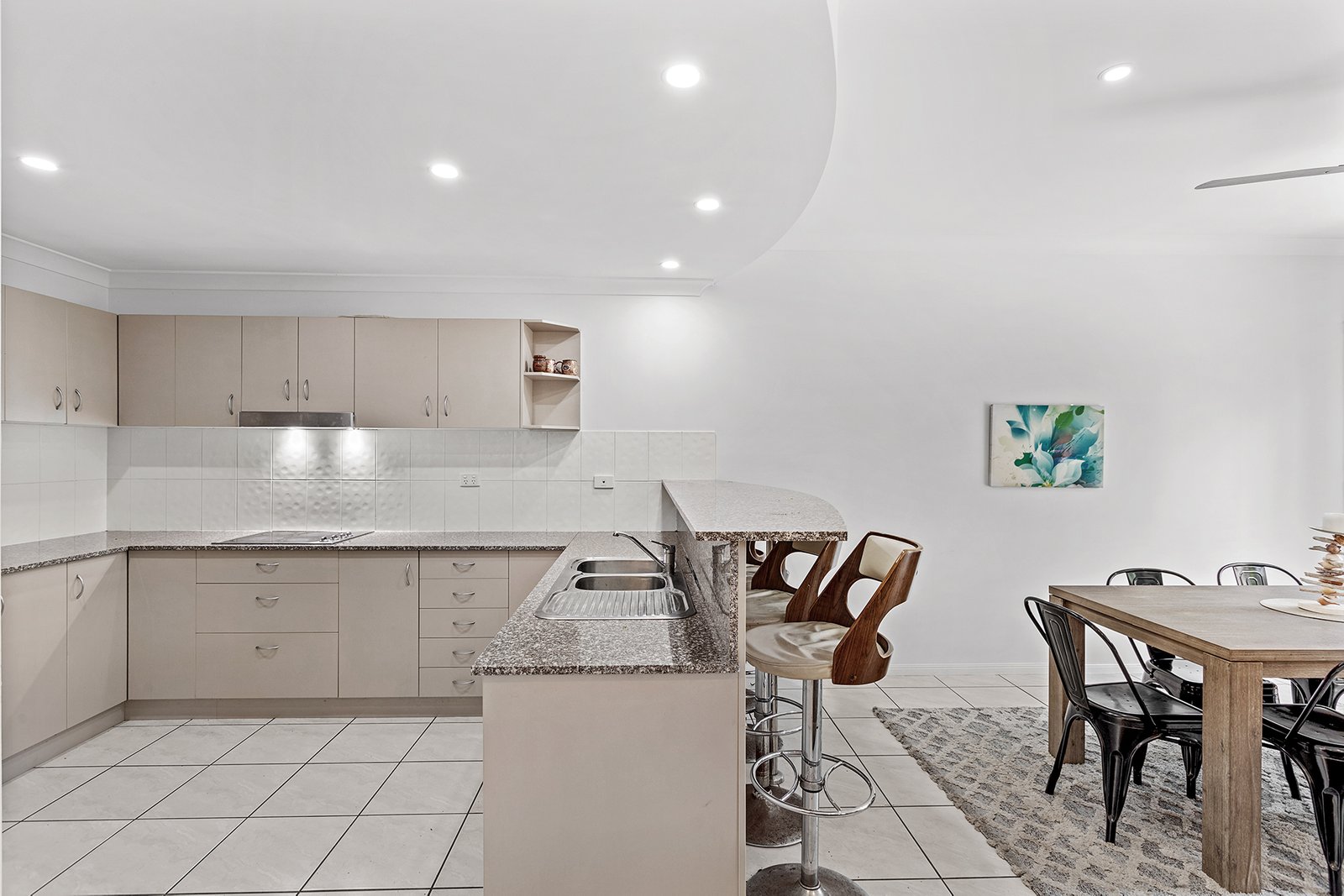 1/152-154 Shute Harbour Road CANNONVALE 5