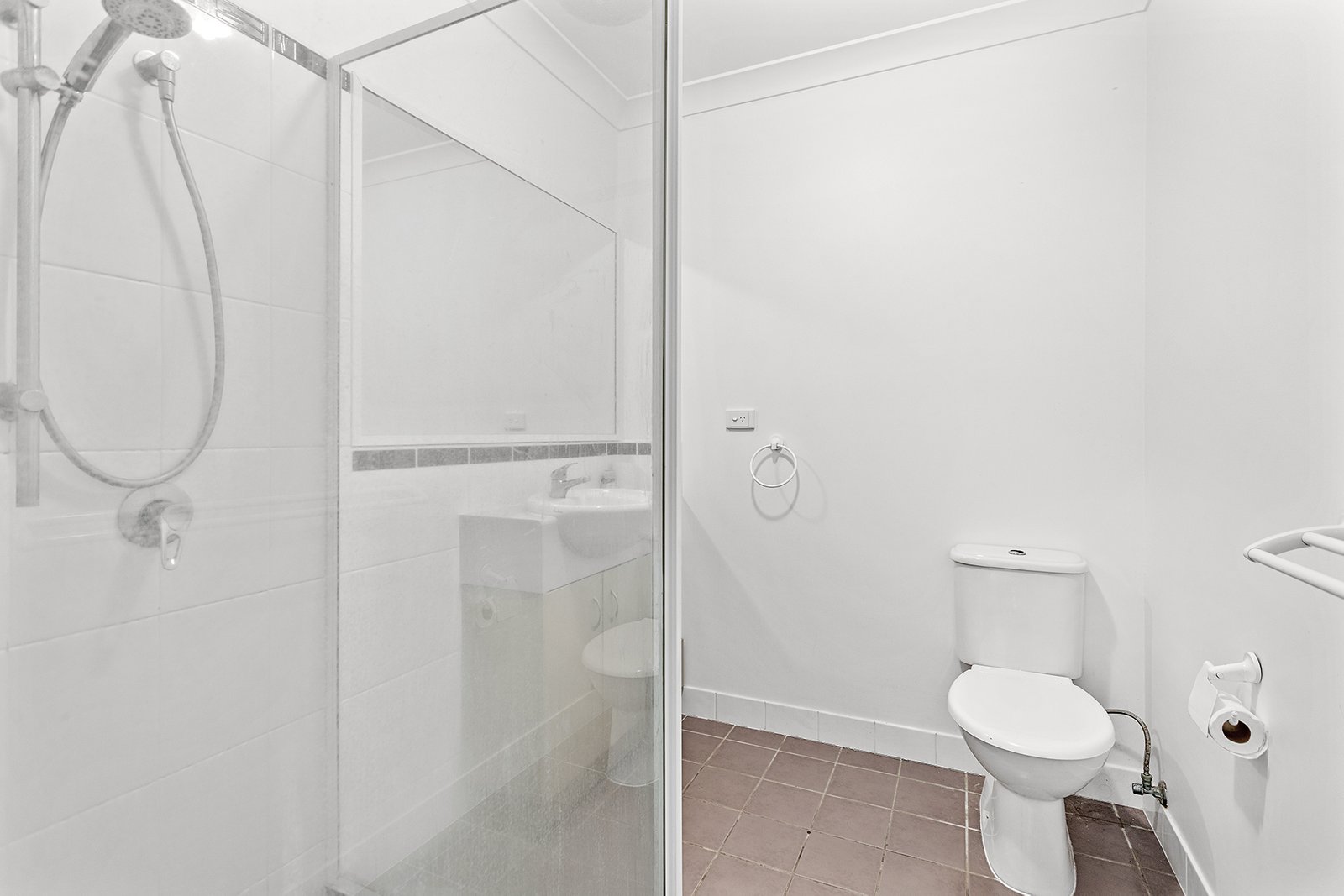 1/152-154 Shute Harbour Road CANNONVALE 12