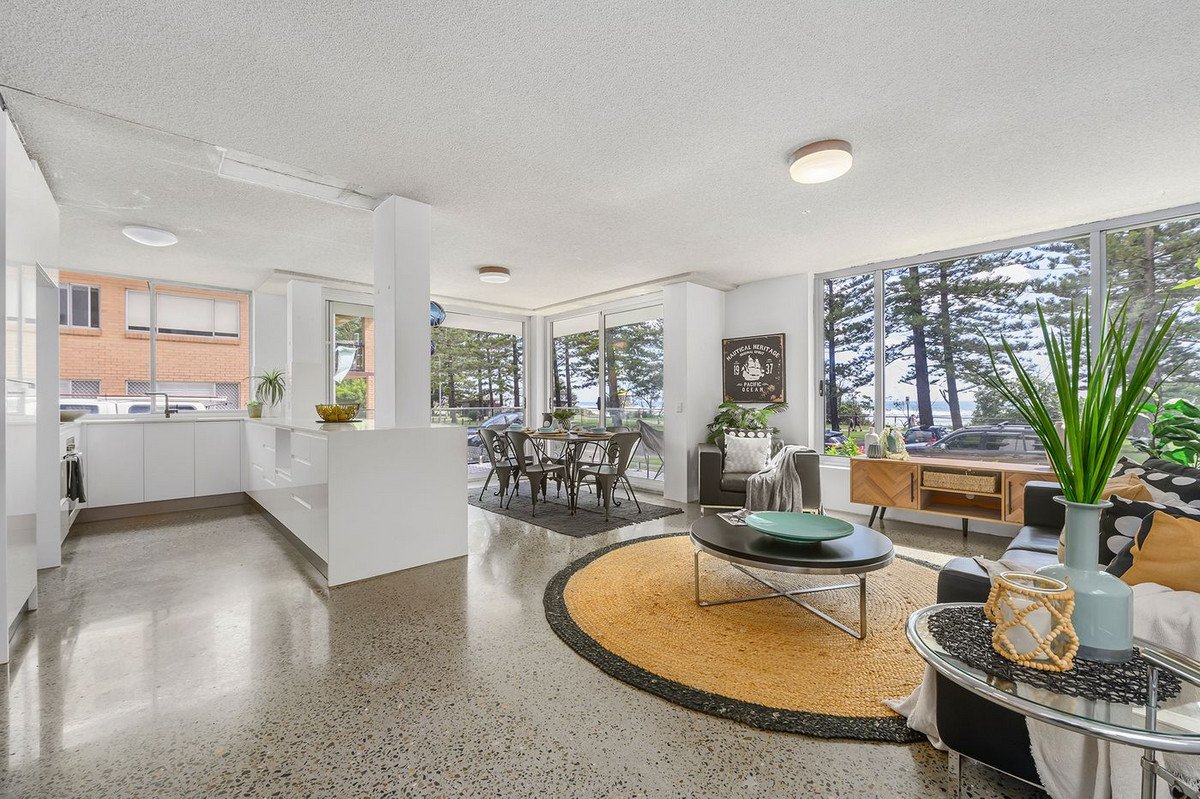 1/158 The Esplanade Burleigh Heads 1