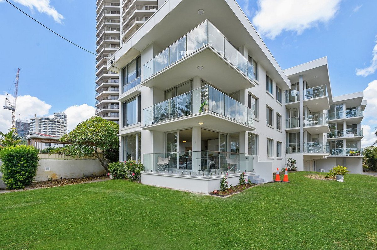 1/158 The Esplanade Burleigh Heads 12