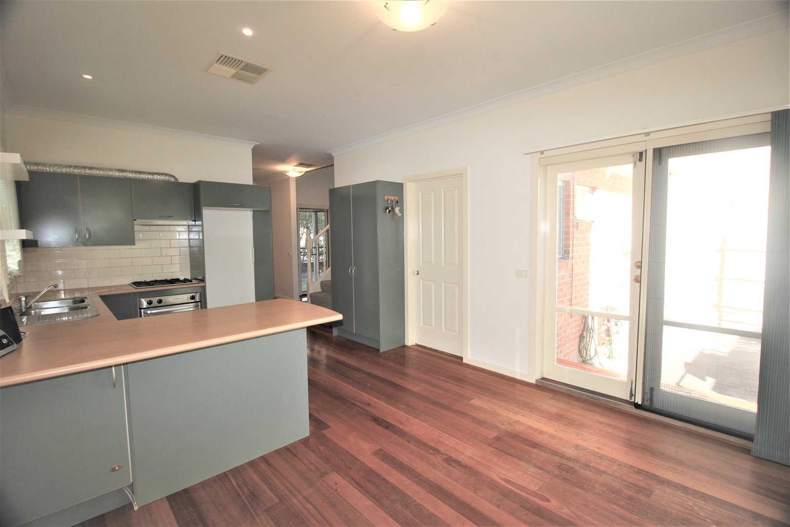 Gallery: 1/1596 Dandenong Road
