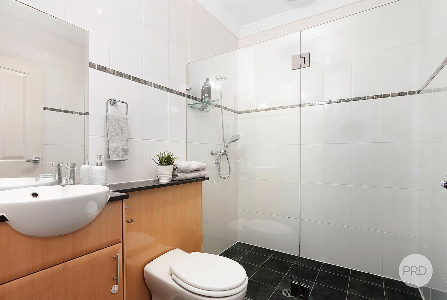 1/16-18 River Road OATLEY 9