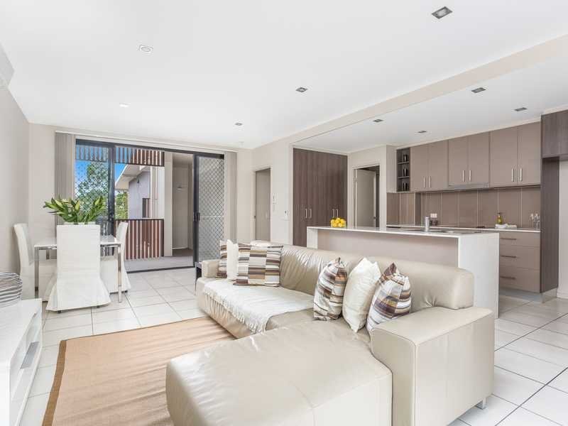 11/6-8 Lutana Street STAFFORD 1