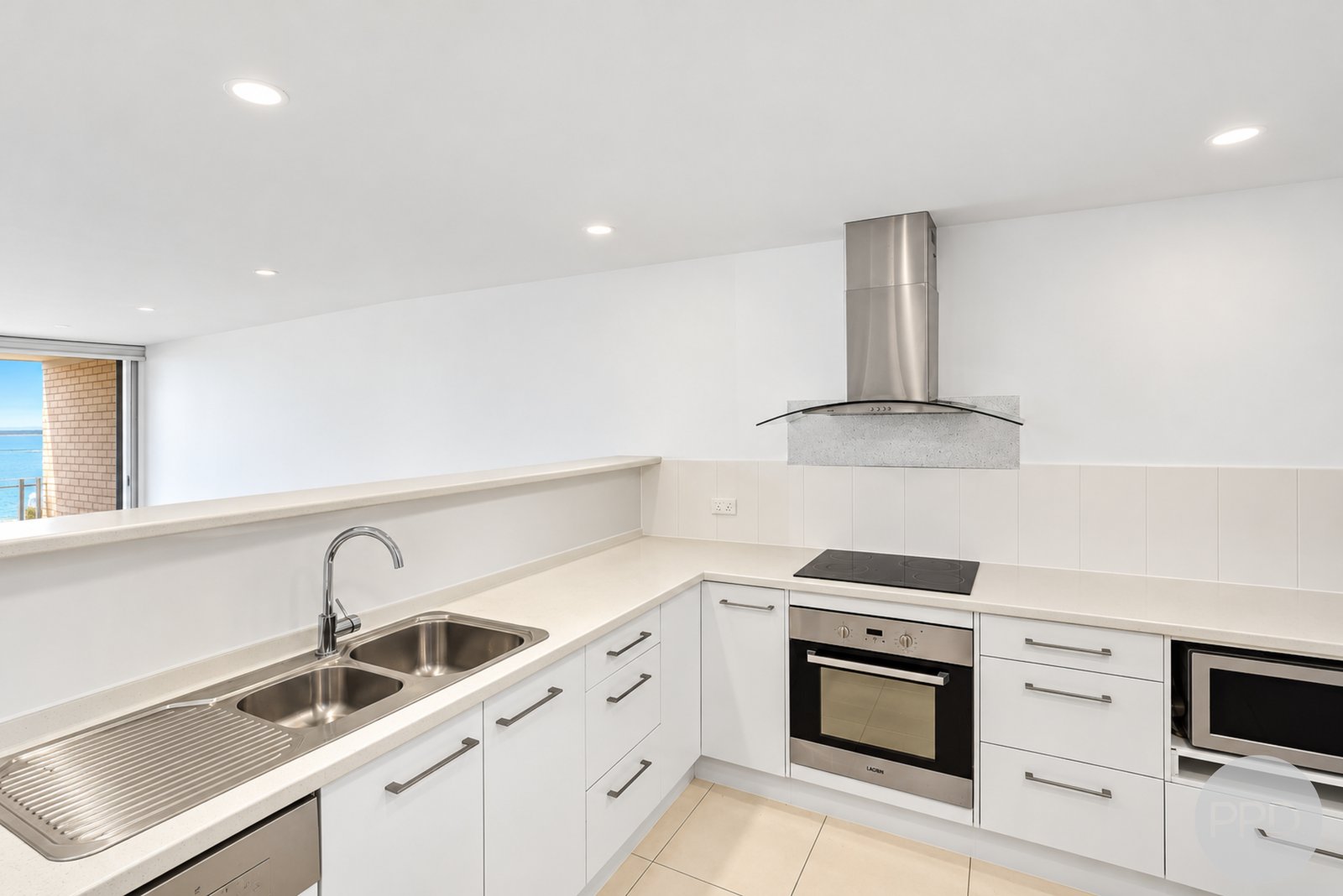 11/6-8 Tomaree Road SHOAL BAY 12