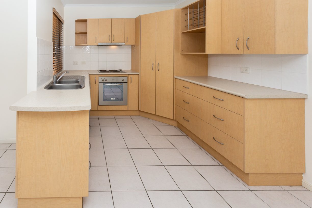 1/16 Beach Road CANNONVALE 5