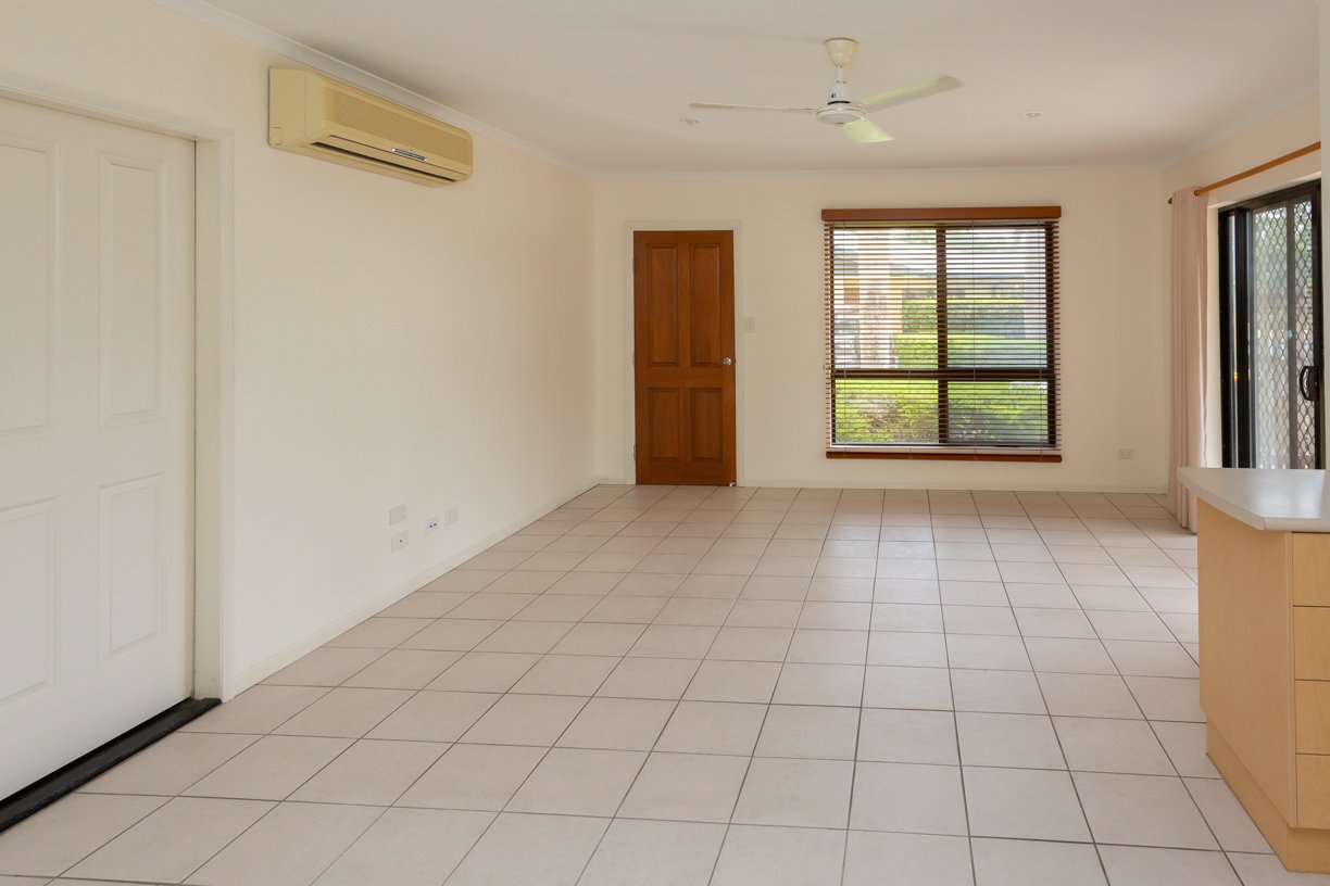 1/16 Beach Road CANNONVALE 7