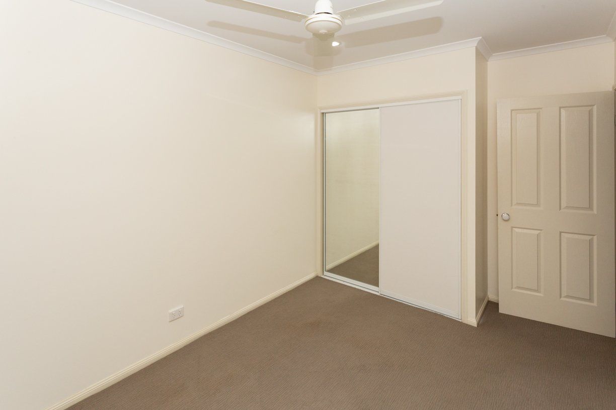 1/16 Beach Road CANNONVALE 8