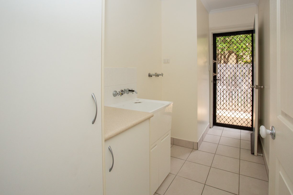 1/16 Beach Road CANNONVALE 9