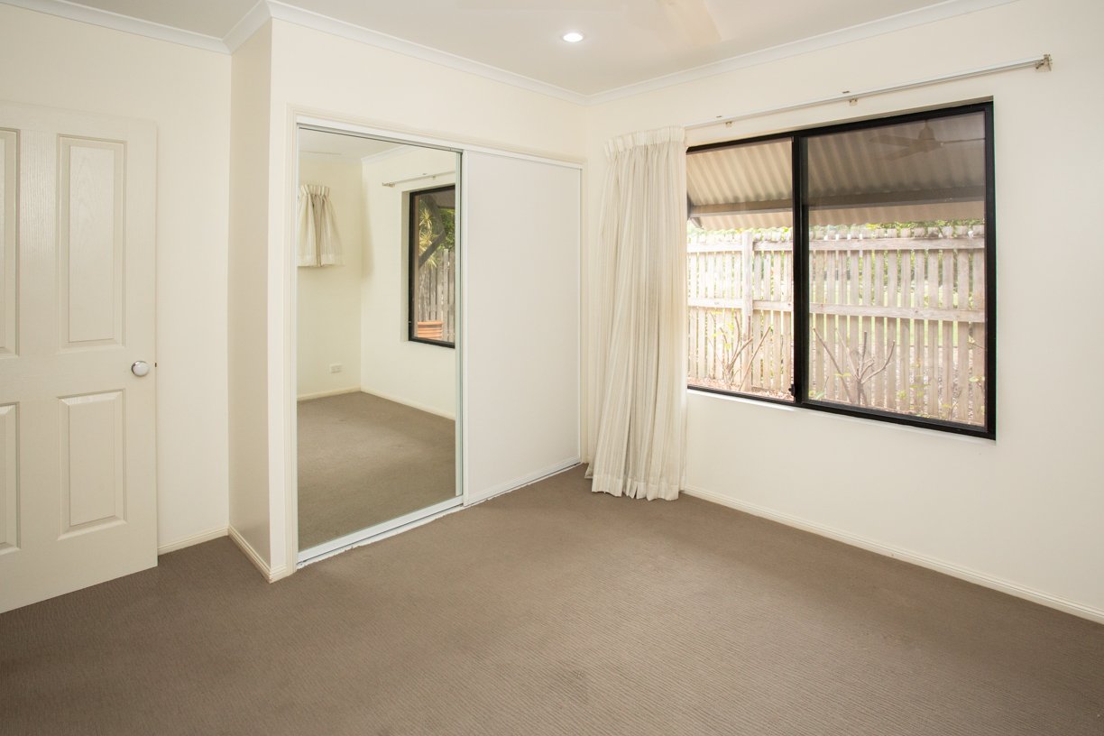 1/16 Beach Road CANNONVALE 11