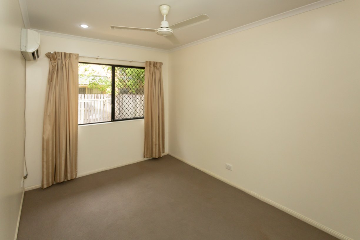 1/16 Beach Road CANNONVALE 12