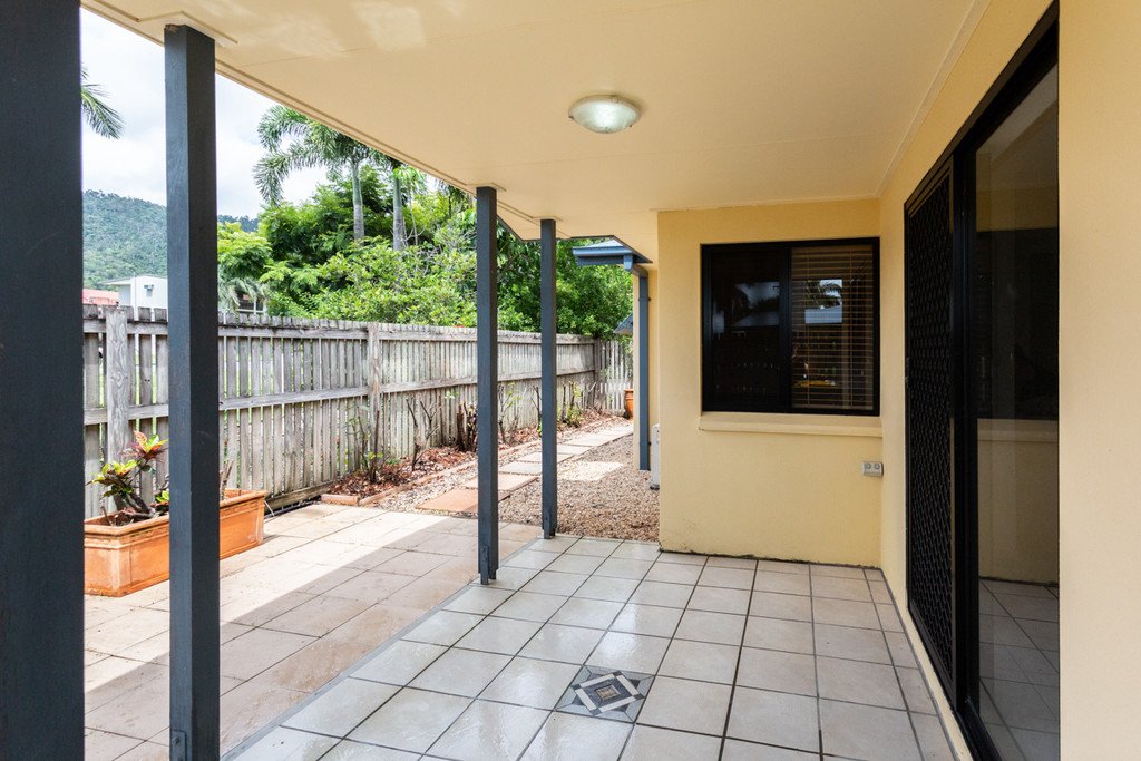1/16 Beach Road CANNONVALE 15