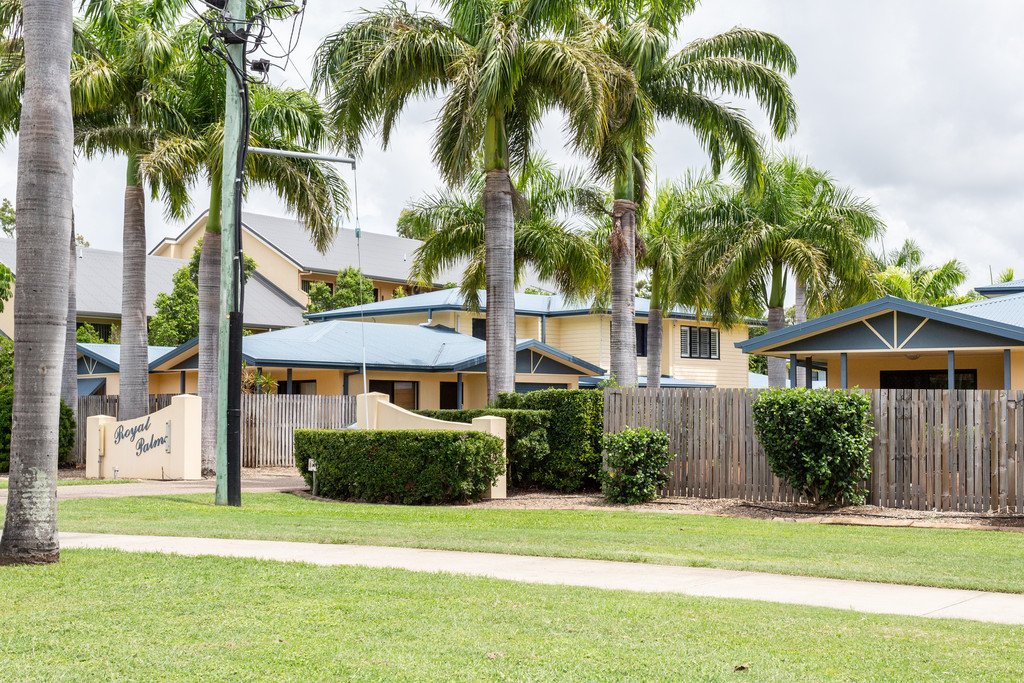 1/16 Beach Road CANNONVALE 16