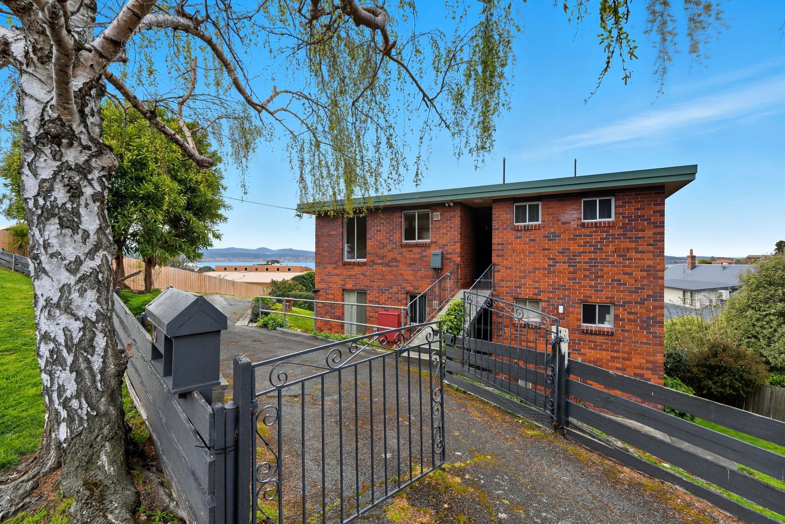 1/16 Chessington Court SANDY BAY 1
