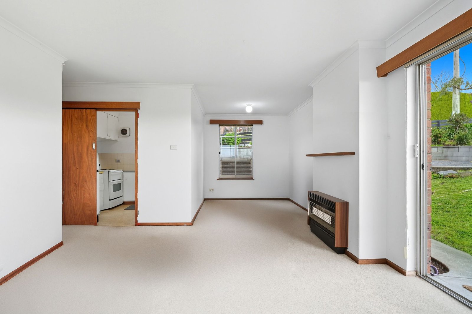 1/16 Chessington Court SANDY BAY 2