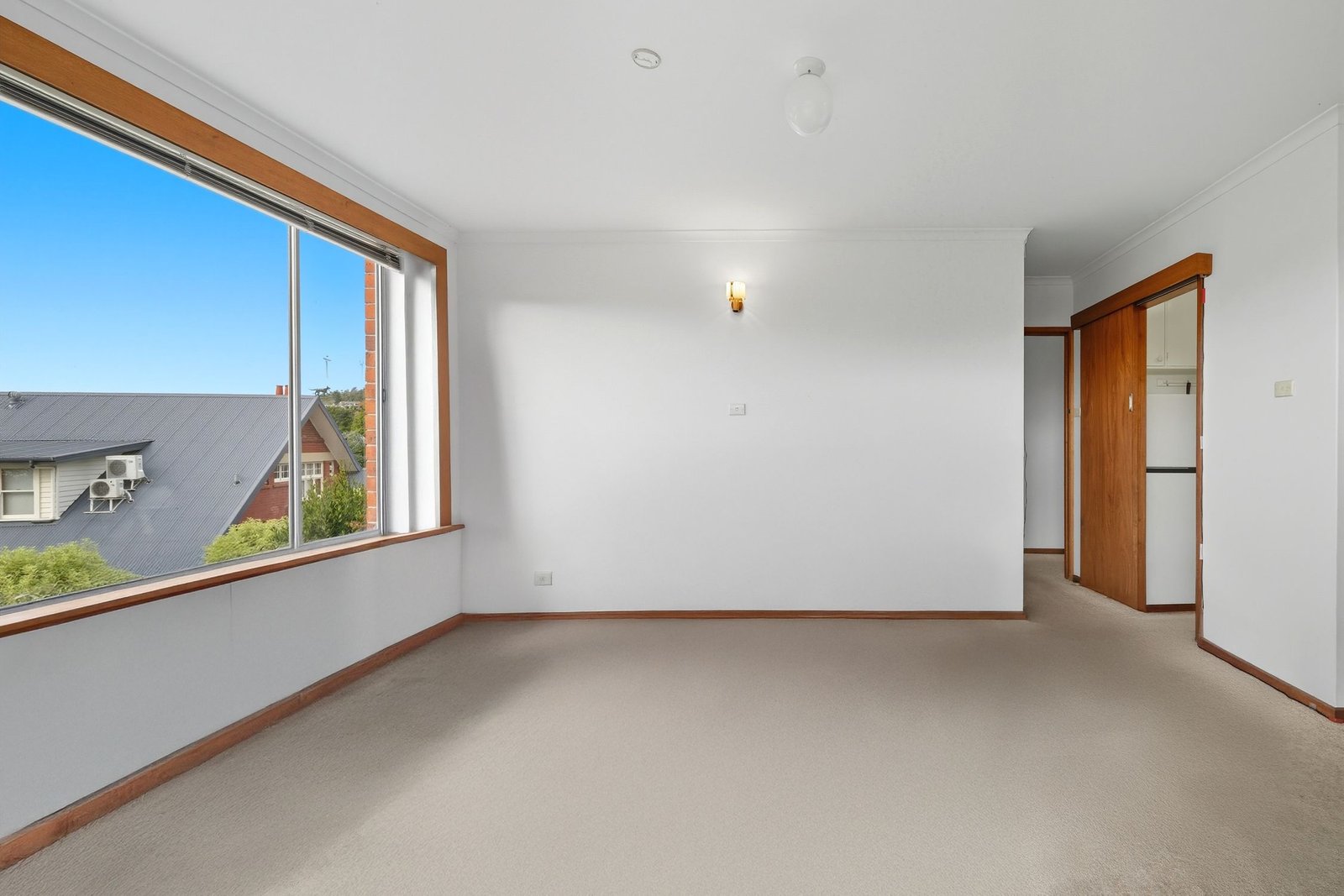 1/16 Chessington Court SANDY BAY 4