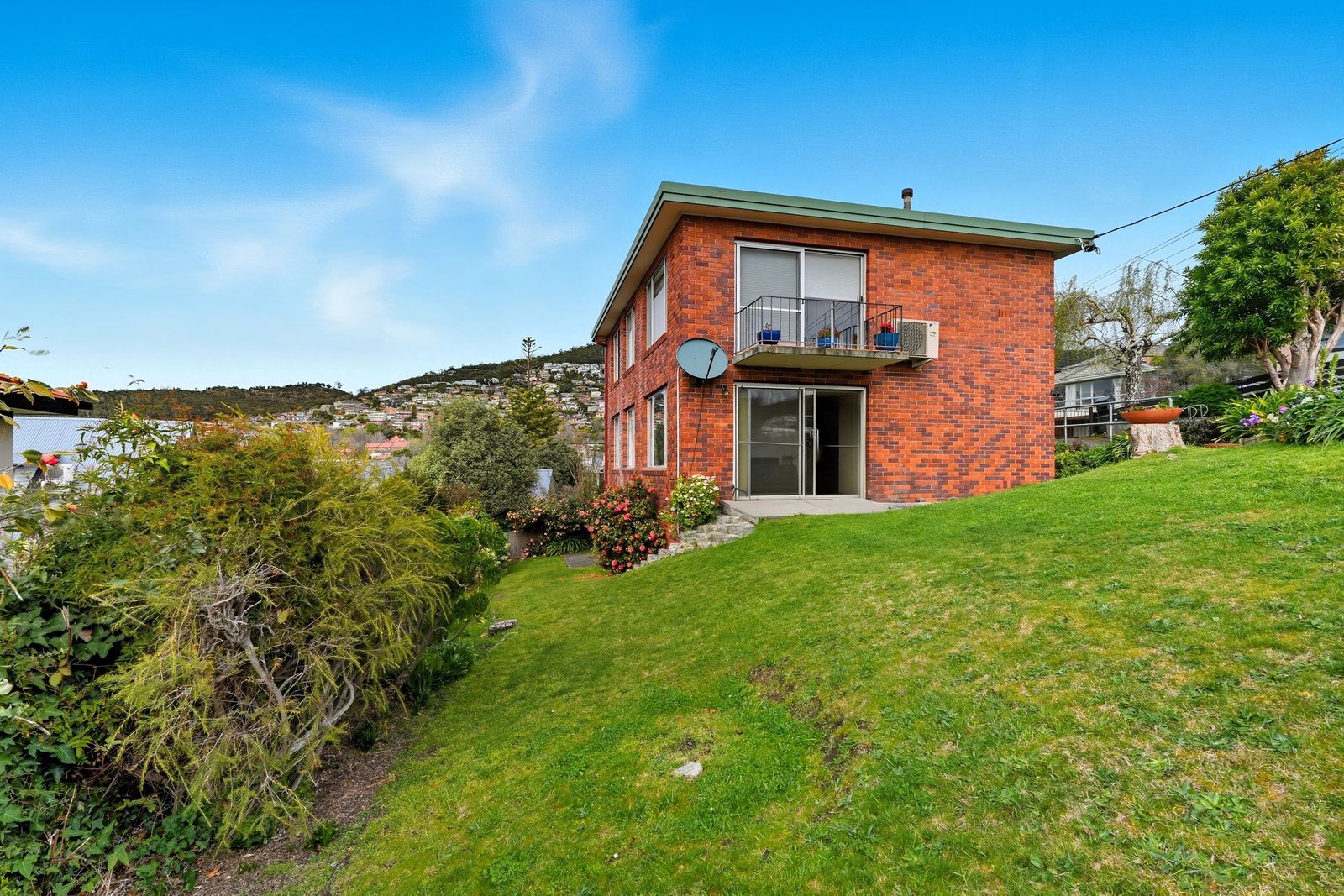 1/16 Chessington Court SANDY BAY 10