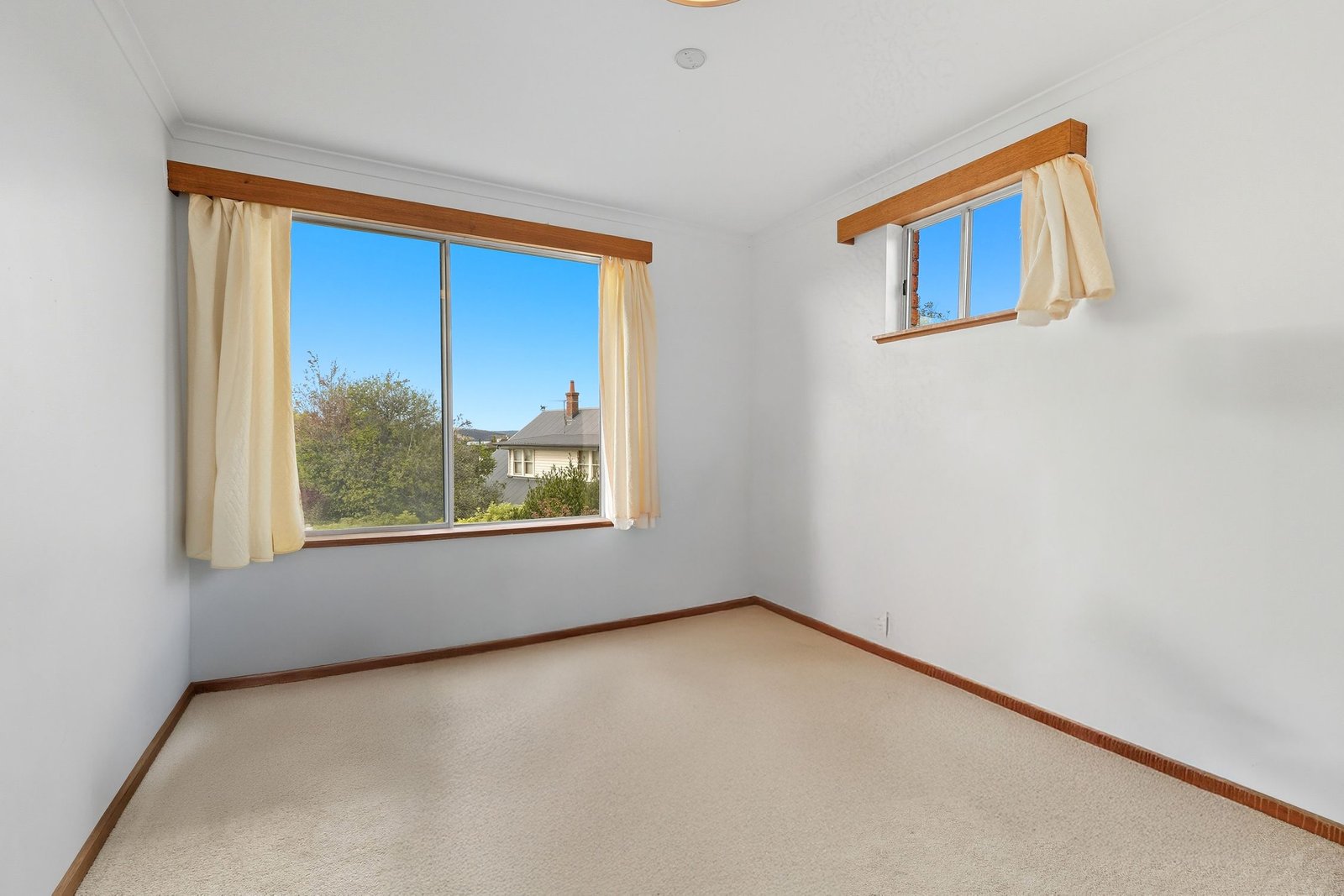 1/16 Chessington Court SANDY BAY 6