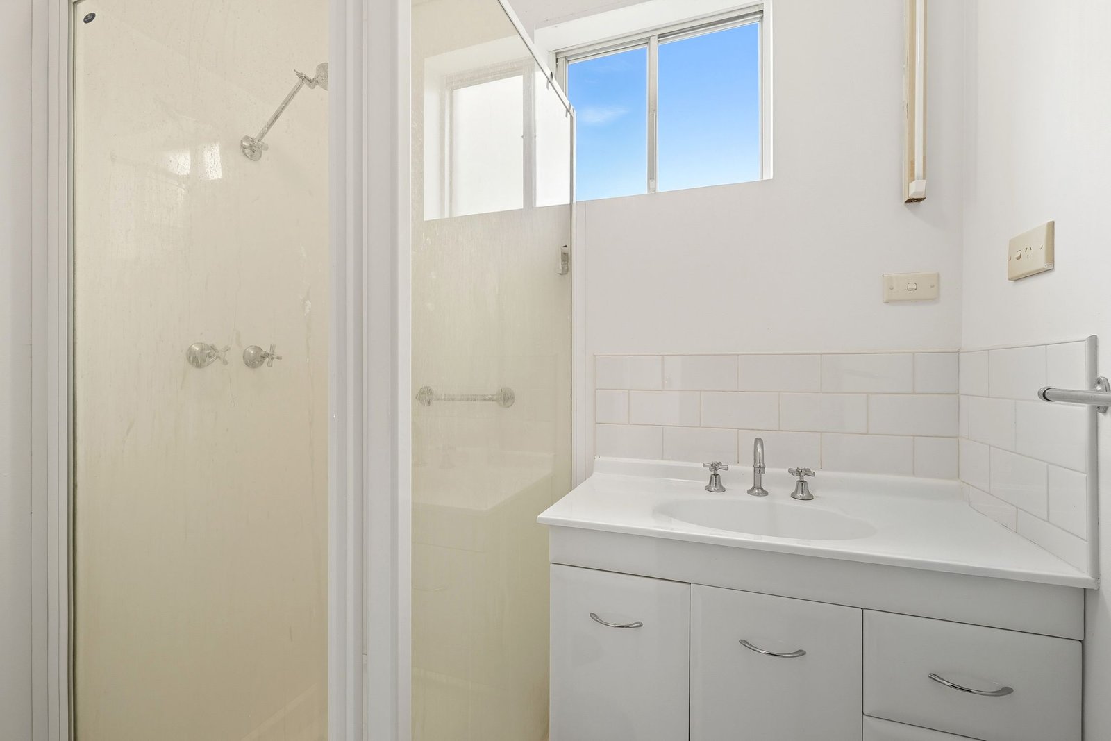 1/16 Chessington Court SANDY BAY 7
