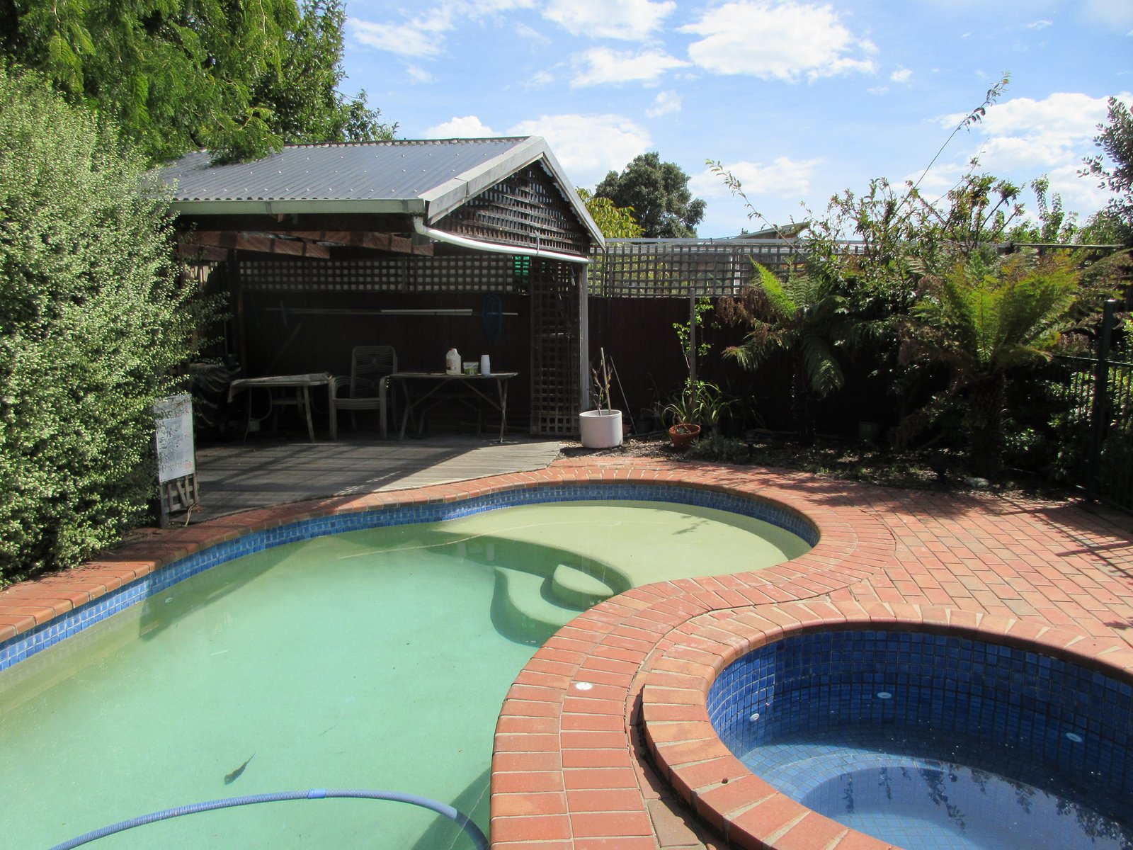 Gallery: 116 Deakin Street