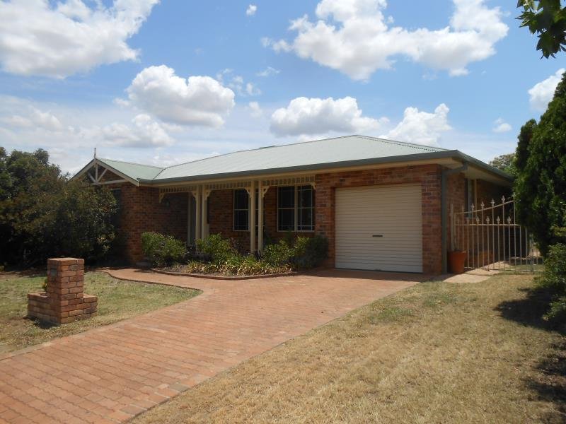 116 Edward Street TAMWORTH 9